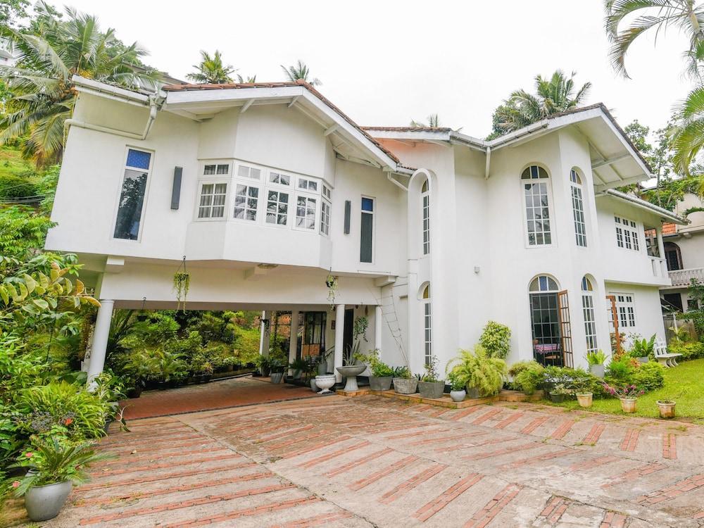 Kandy Green View Bungalow Hotel Exterior photo