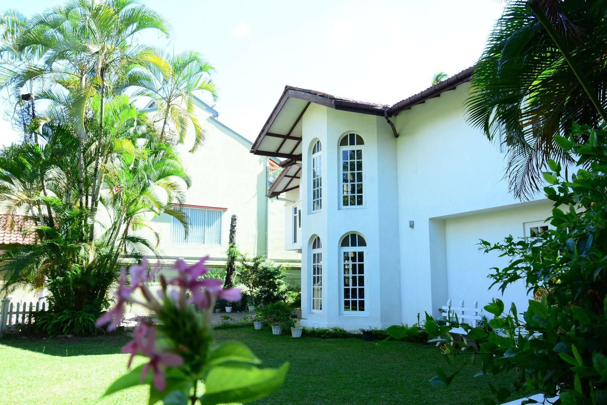 Kandy Green View Bungalow Hotel Exterior photo